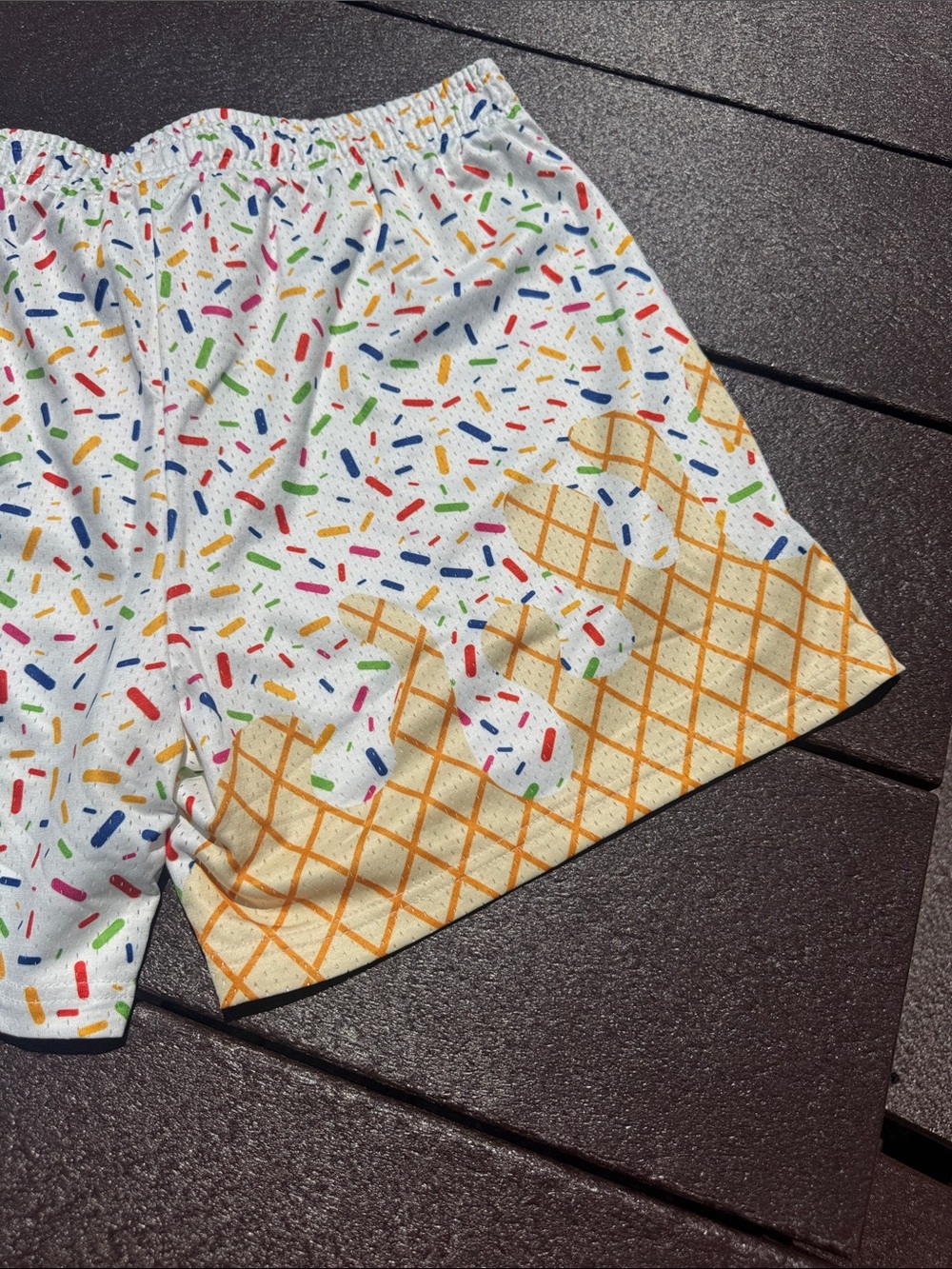 Baseball Lifestyle 101 Men's White Sprinkle Print Shorts with Waffle Accent - Picture 9 of 9